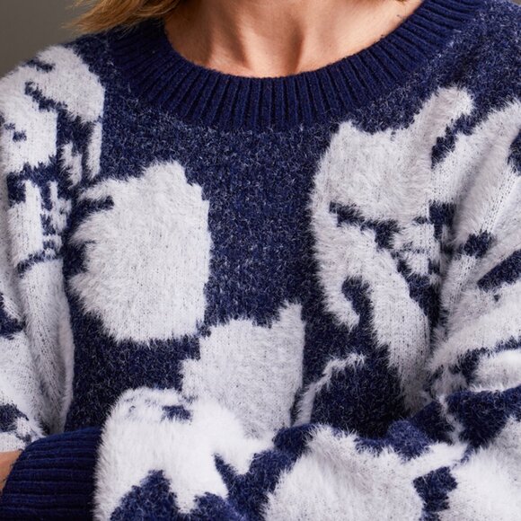 Tribal Sweater - Picture 2 of 4